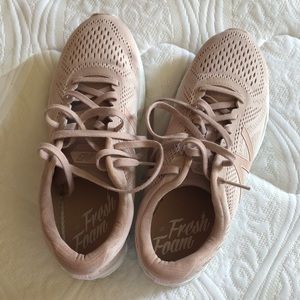 New Balance® Arishi Womens Running Shoes Size 8.5